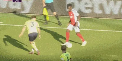 1728146549375999.gif 4.gif