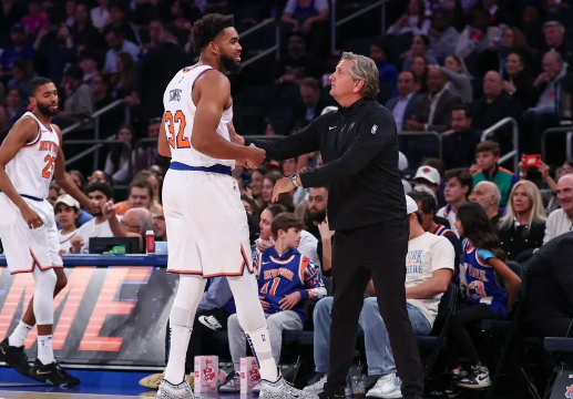 NBA季前赛-唐斯战旧主砍16+16爱德华兹8记三分 尼克斯力克森林狼 NBA季前赛-唐斯战旧主砍16+16爱德华兹8记三分 尼克斯力克森林狼