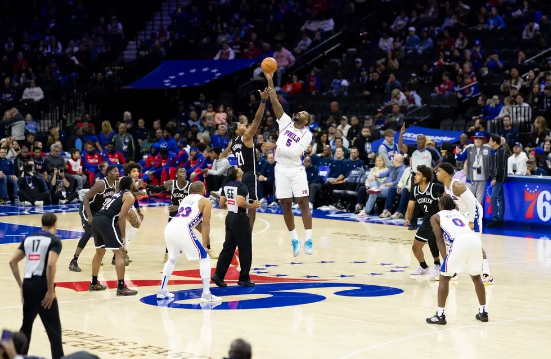 托马斯17分恩比德乔治缺阵 崔永熙未出场 76人胜篮网 托马斯17分恩比德乔治缺阵 崔永熙未出场 76人胜篮网