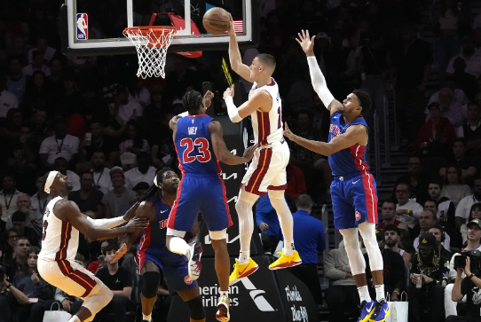 巴特勒23+7坎宁安24分 阿德巴约两双 热火106-98胜活塞