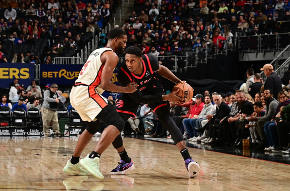 艾维压哨绝杀25+8 巴恩斯31+14+7 活塞险胜猛龙 艾维压哨绝杀25+8 巴恩斯31+14+7 活塞险胜猛龙