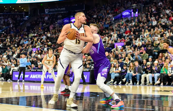 约基奇30+10+7 威少10+5 塞克斯顿26分 掘金轻取爵士 约基奇30+10+7 威少10+5 塞克斯顿26分 掘金轻取爵士