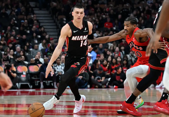 巴雷特37+7+5 巴恩斯23+10+9 希罗31分 猛龙复仇热火 巴雷特37+7+5 巴恩斯23+10+9 希罗31分 猛龙复仇热火