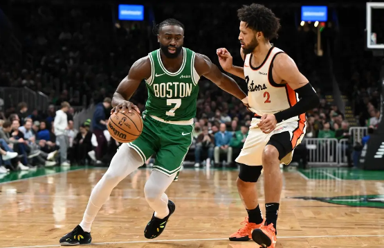 布朗28+6+9 塔图姆伤缺 康宁汉姆27+9+14 绿军3人20+击退活塞 布朗28+6+9 塔图姆伤缺 康宁汉姆27+9+14 绿军3人20+击退活塞