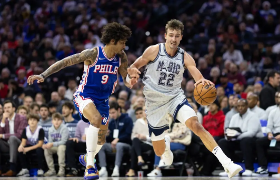 小瓦格纳35+7 麦凯恩24+7 魔术险胜76人 小瓦格纳35+7 麦凯恩24+7 魔术险胜76人