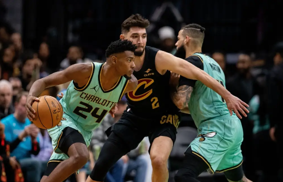 小莫布里生涯新高41分 米切尔18+8+8 王9分 骑士送黄蜂8连败