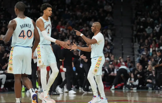 文班复出25+10 保罗里程碑 墨菲25+6 马刺力克鹈鹕终结3连败