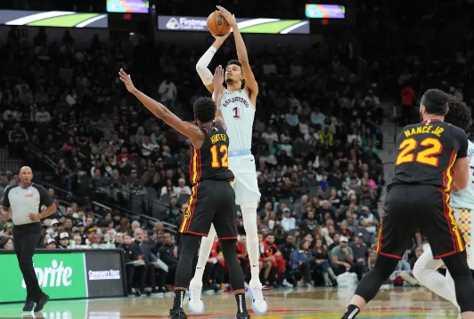 文班42+6+5&加时独得分 杨23+16 马刺加时力克老鹰 文班42+6+5&加时独得分 杨23+16 马刺加时力克老鹰