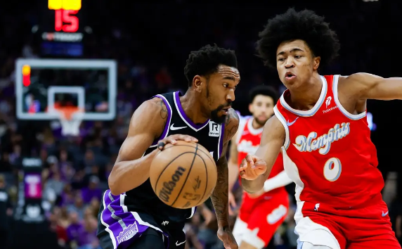 威尔斯空砍新高30分德罗赞29+5 蒙克31分国王138-133擒灰熊 威尔斯空砍新高30分德罗赞29+5 蒙克31分国王138-133擒灰熊