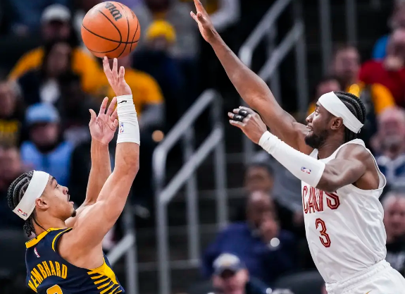 米切尔35+9 小莫布里22+13 骑士复仇终结步行者6连胜 米切尔35+9 小莫布里22+13 骑士复仇终结步行者6连胜