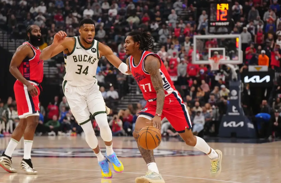 火箭登限时返场砍40+5+9 鲍威尔33+6 字母哥36+13 快船擒雄鹿