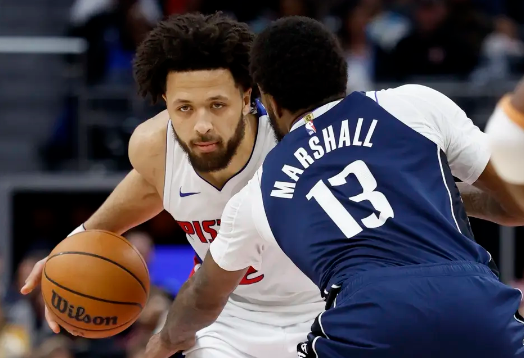 欧文28+6 康宁汉姆40+6 杜伦16+13 独行侠不敌活塞 欧文28+6 康宁汉姆40+6 杜伦16+13 独行侠不敌活塞