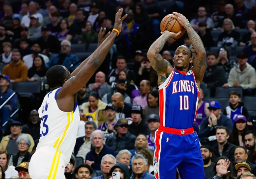 勇士4人20+结束对国王5连败!库里20+6 德罗赞空砍34分 勇士4人20+结束对国王5连败!库里20+6 德罗赞空砍34分