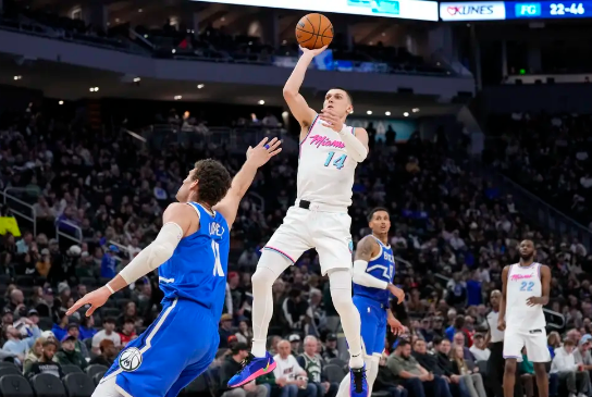 利拉德28+8 字母哥23+16+7 希罗40+7+11 雄鹿力克热火迎4连胜 利拉德28+8 字母哥23+16+7 希罗40+7+11 雄鹿力克热火迎4连胜