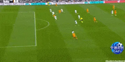 1740858039572443.gif 2.gif