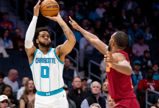 米切尔关键两罚不中 小桥空砍生涯新高46分 骑士豪取13连胜