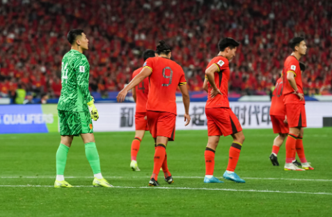 世预赛-中国0-2不敌澳大利亚无缘前二,塞鸟、王钰栋首秀 世预赛-中国0-2不敌澳大利亚无缘前二,塞鸟、王钰栋首秀