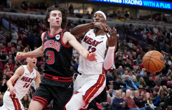 附加赛-希罗38+5 维金斯20+9 吉迪25+10 热火淘汰公牛