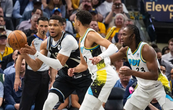 哈利伯顿21+5+12 字母哥34+18+7 步行者再胜雄鹿2-0领先 哈利伯顿21+5+12 字母哥34+18+7 步行者再胜雄鹿2-0领先